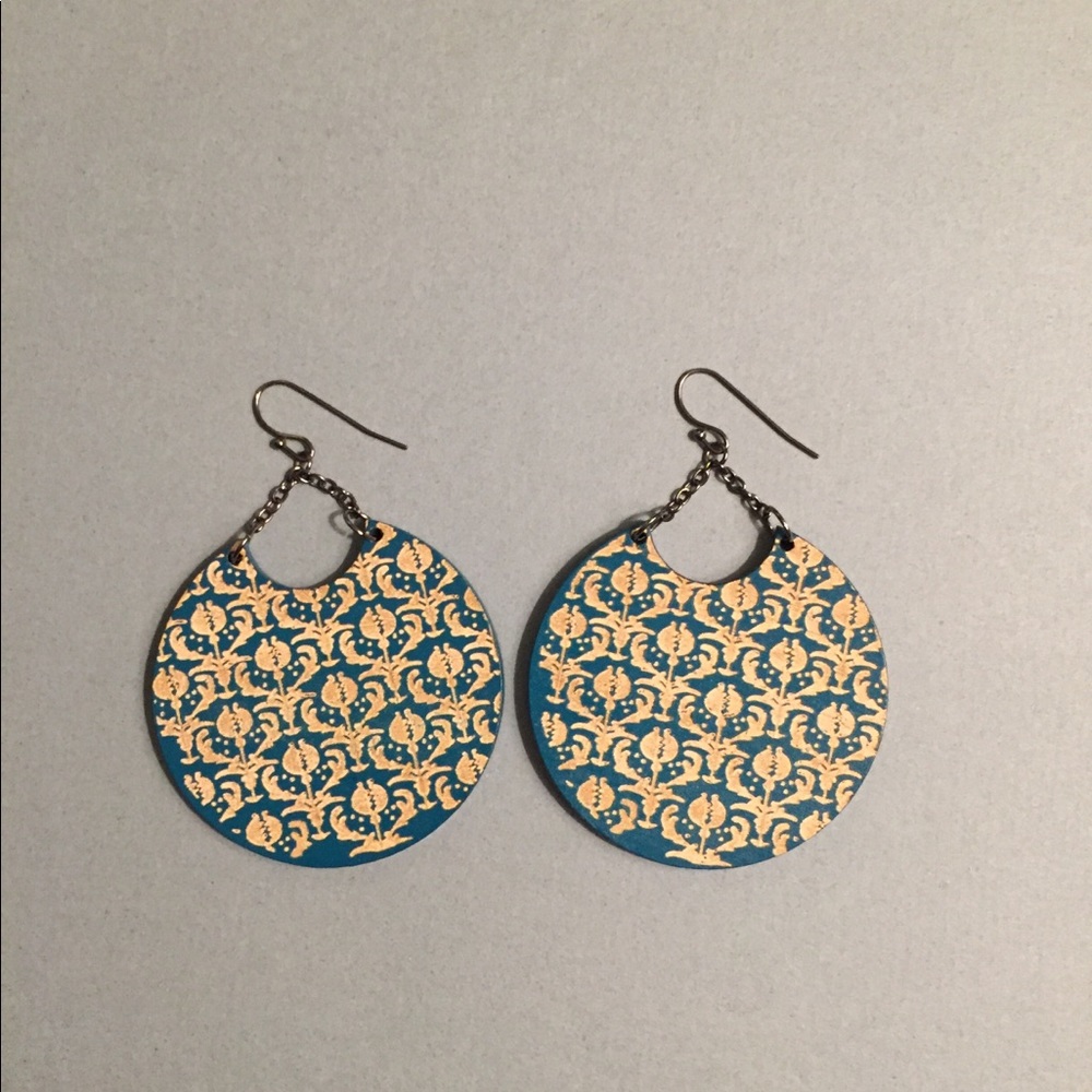 🌸 Cute Wooden Earrings